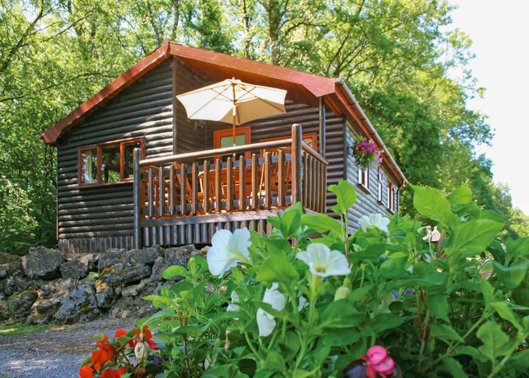 Отель Garnffrwd Park Llanddarog Экстерьер фото